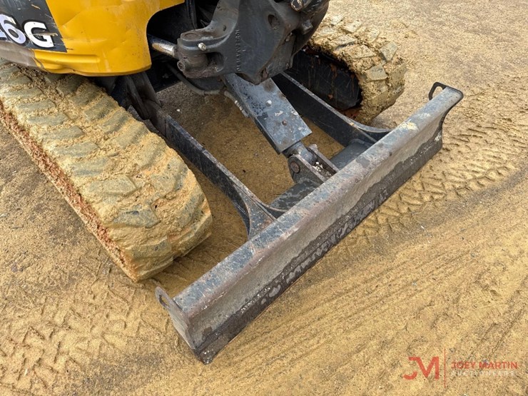 2020-deere-26g-image-6