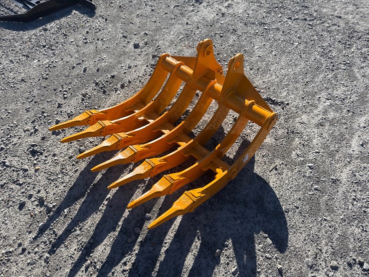 caterpillar-305-image-1