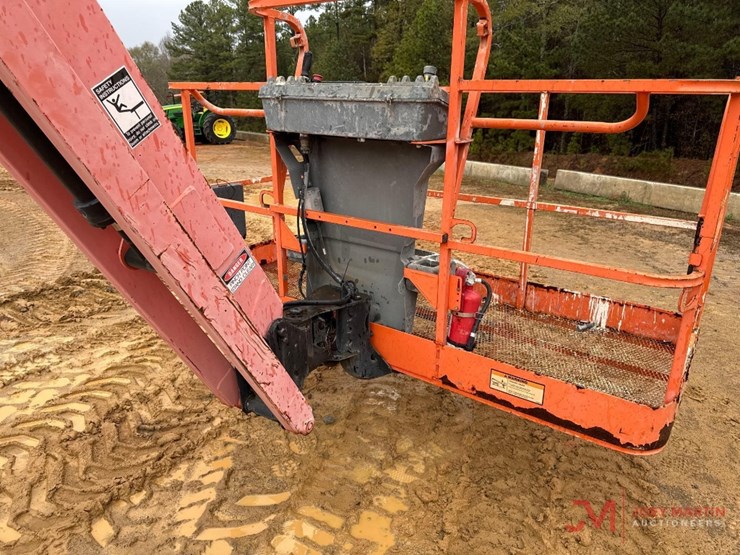 2013-jlg-600aj-image-10