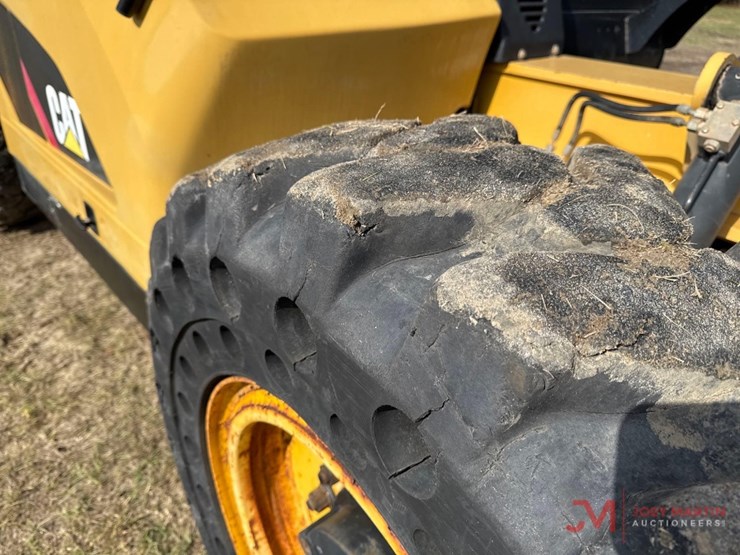 2012-caterpillar-tl642c-image-12