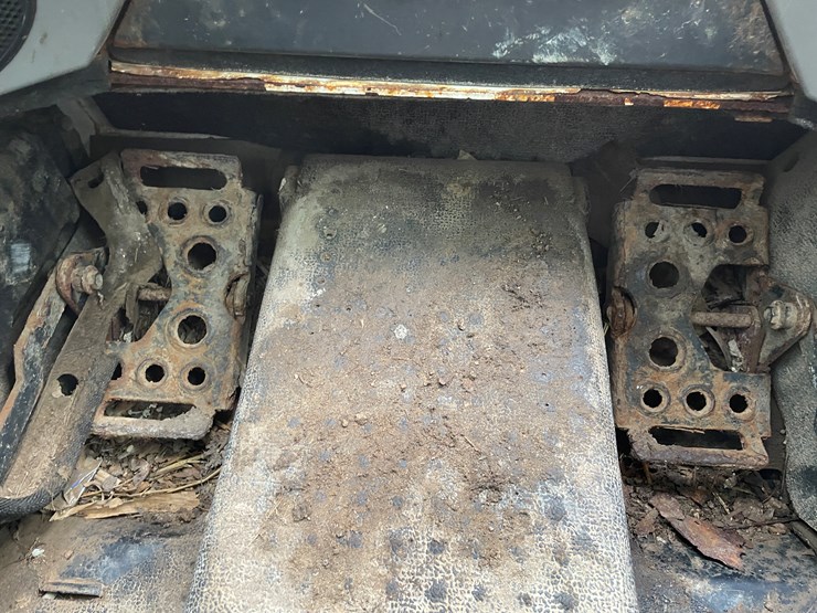 2015-bobcat-s590-image-24