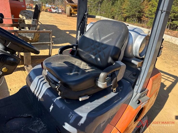 2001-toyota-8fgu25-image-13