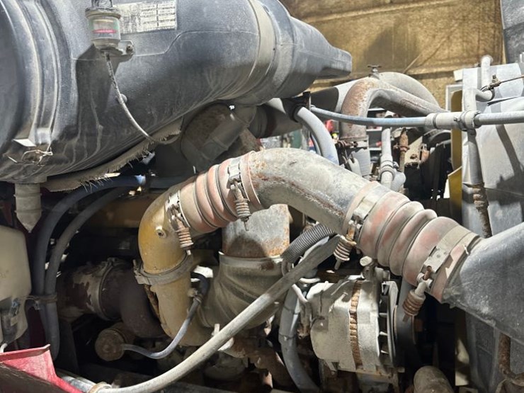 2002-caterpillar-10-image-5