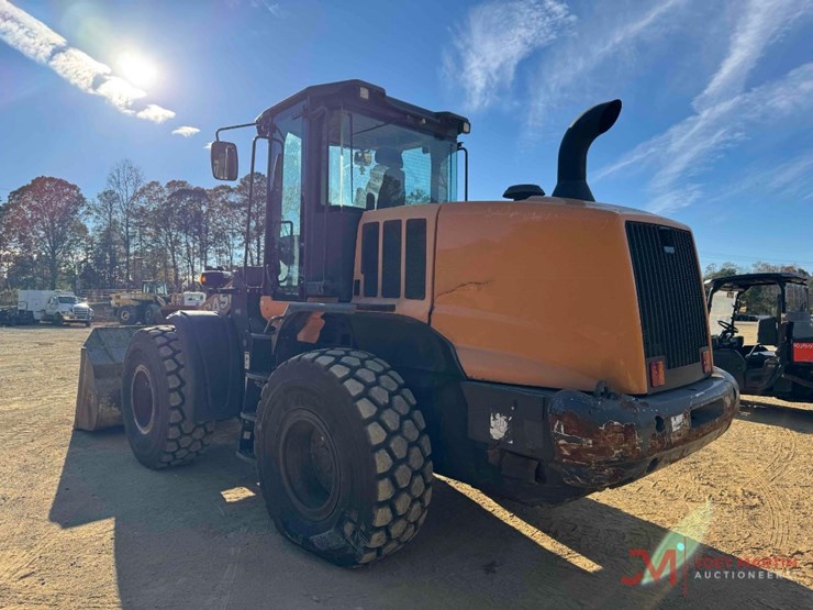 2019-case-621g-image-3