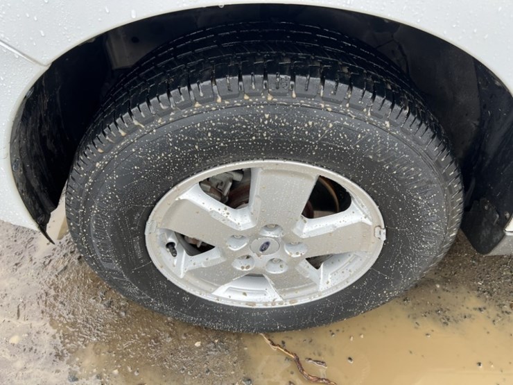 2009-ford-escape-image-15