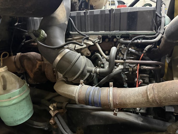 #1042-•-2000-volvo-quad-axle-dump-truck-image-10