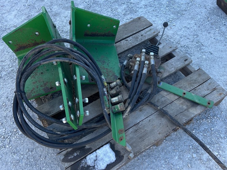 john-deere-146-image-5