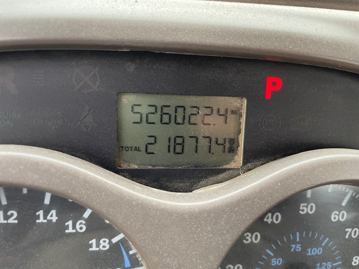 #1061-•-2004-mack-cx613-tandem-axle-day-cab-semi-tractor-(has-wi-title)-image-32