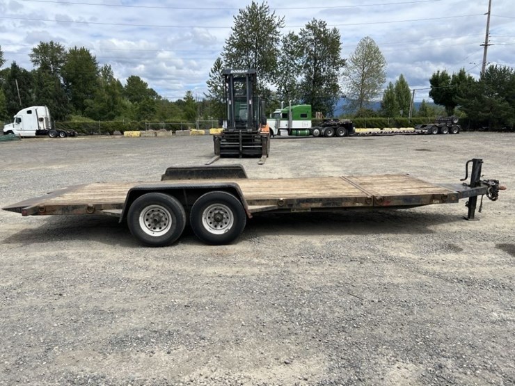 2013-eagle-black-hawk-t/a-tilt-deck-trailer-image-3