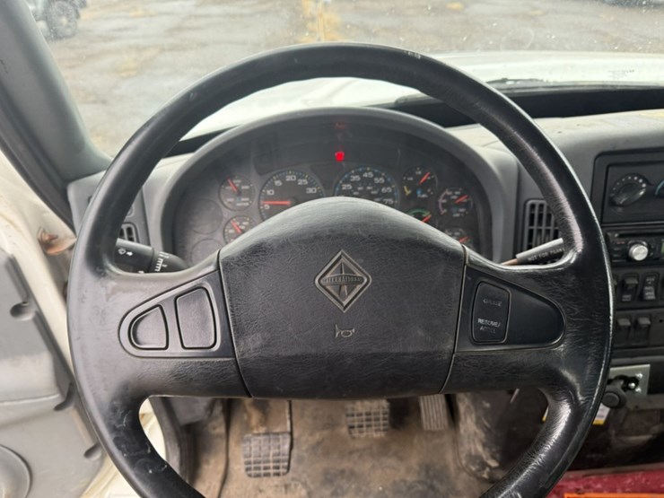 2006-international-7300-image-87