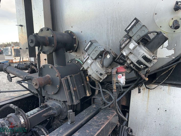 2000-international-2574-image-17