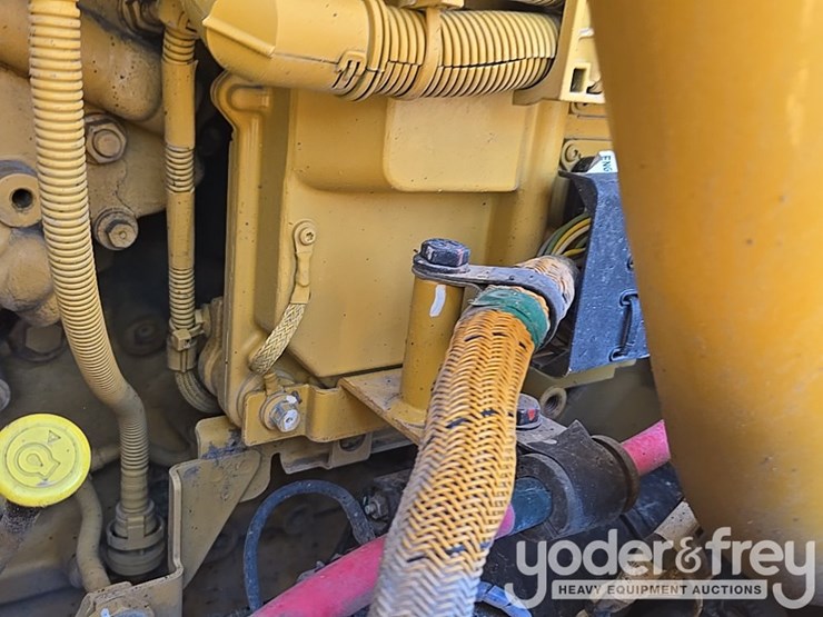 2016-caterpillar-120m2-image-147