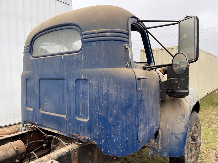 #1250-•-1963-mack-b53s-cab-and-chassis-(has-wi-title)-image-14