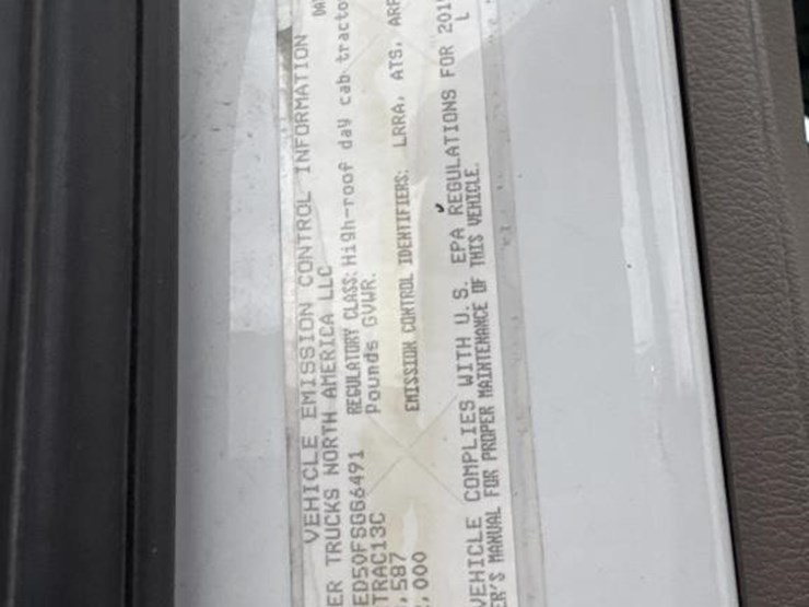 #1481-•-2015-freightliner-cascadia-day-cab-truck-tractor-image-62