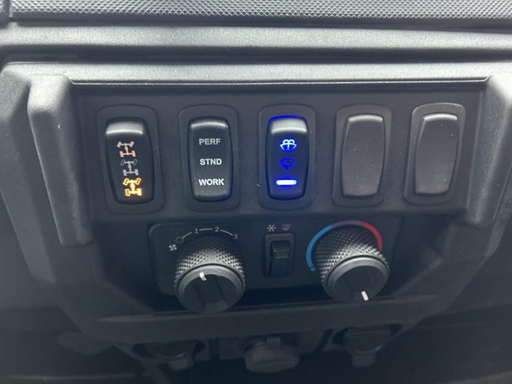 2025-polaris-ranger-xp-image-32