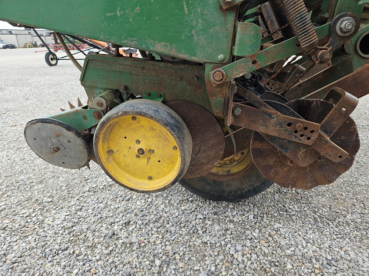 john-deere-7000-image-8