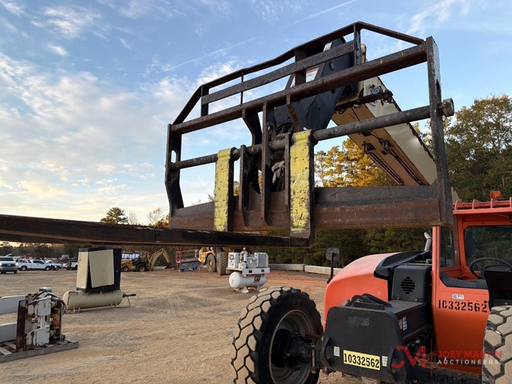 2015-jlg-g6-42a-image-6