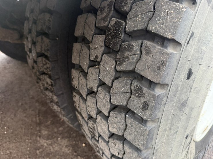 2006-international-7300-image-92