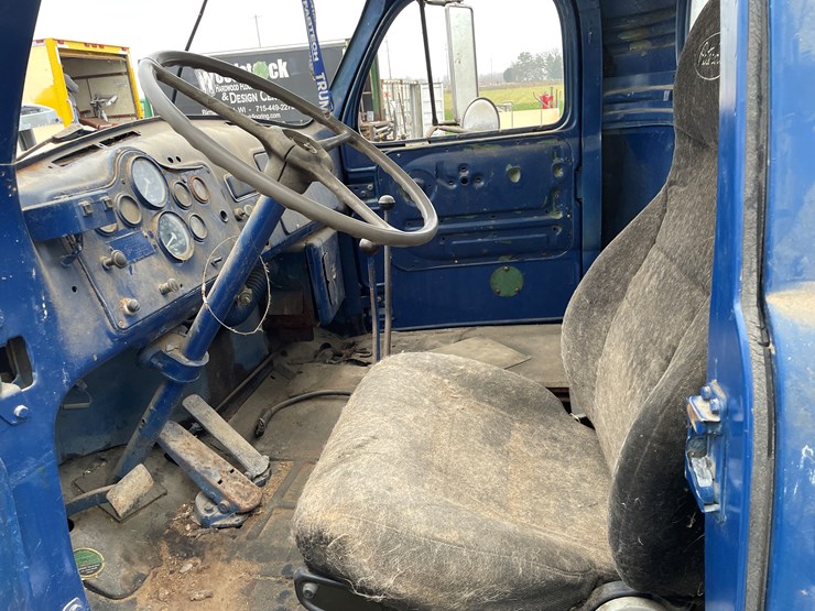 #1250-•-1963-mack-b53s-cab-and-chassis-(has-wi-title)-image-24