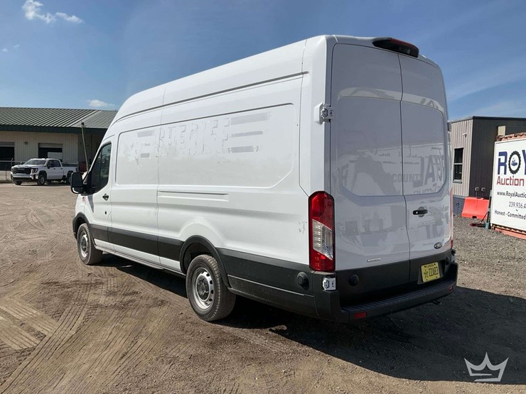 2025-ford-transit-image-4