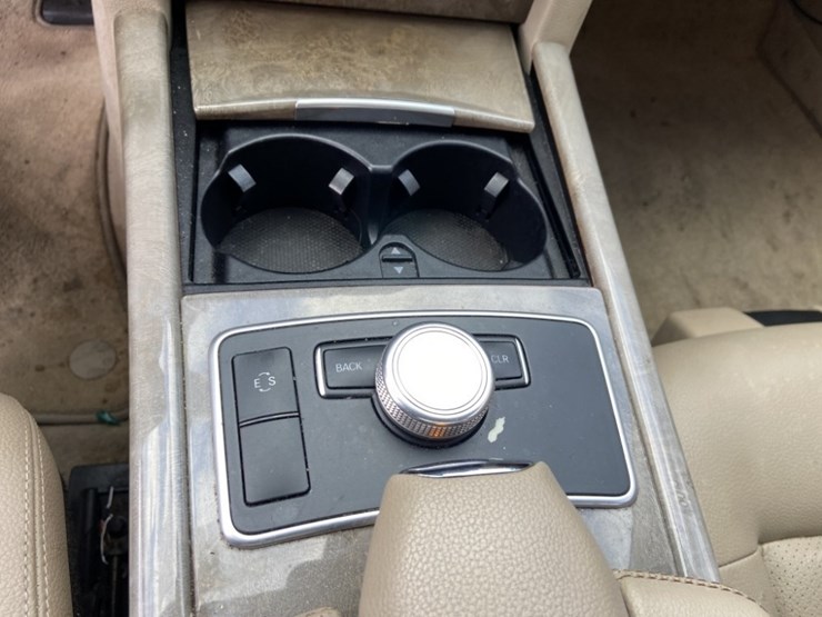 2011-mercedes-benz-e350-awd-sedan-image-23