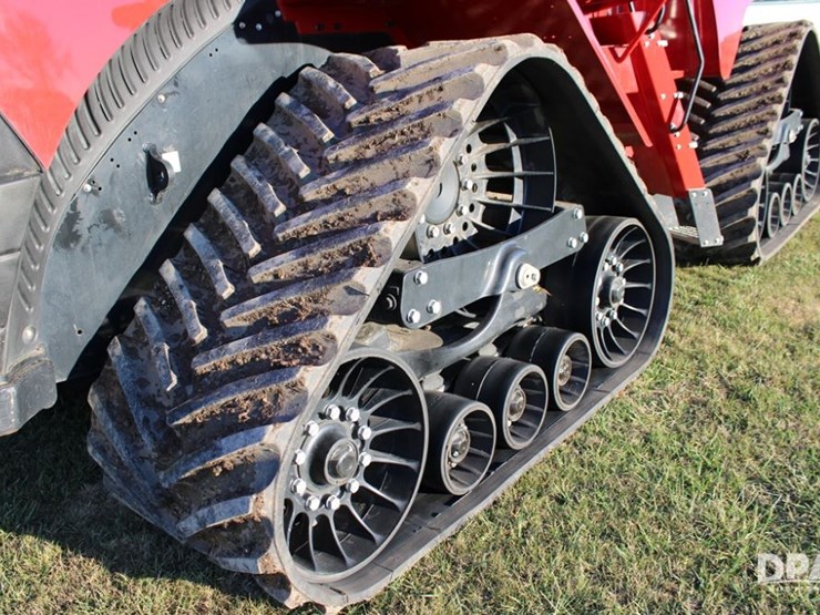 2024-case-ih-645-quadtrac-tractor-(pd5360)-image-8