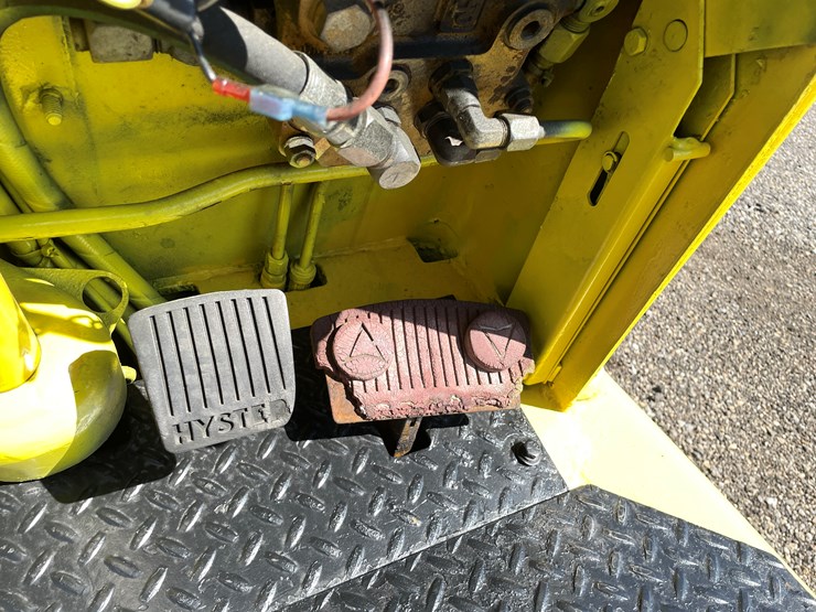 #1068-•-hyster-lp-forklift-image-18