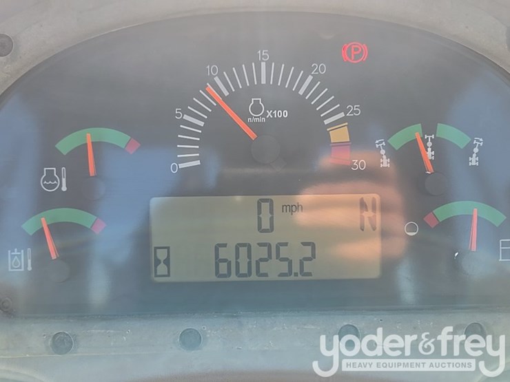 2016-caterpillar-120m2-image-250