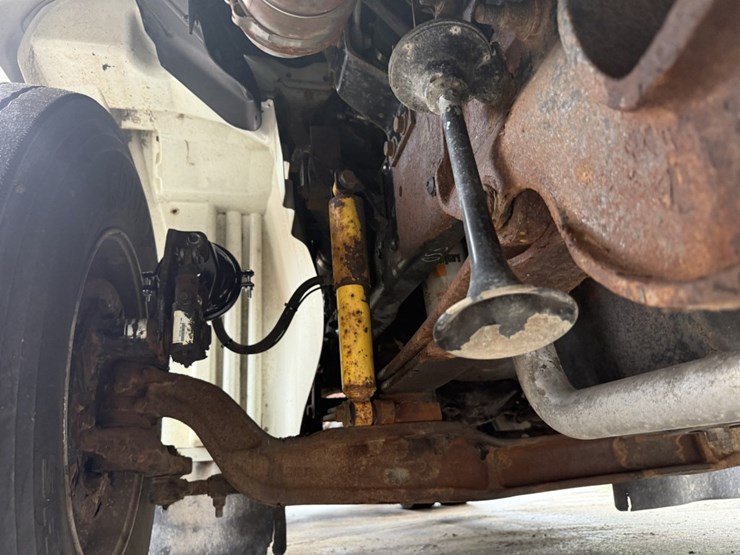 2005-international-8600-image-48