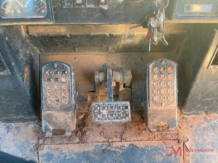 2000-caterpillar-953c-image-18