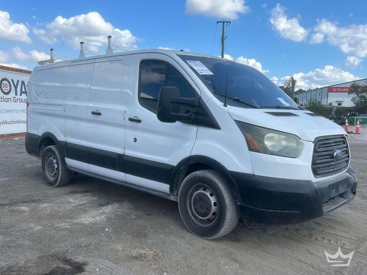 2015-ford-transit-image-2