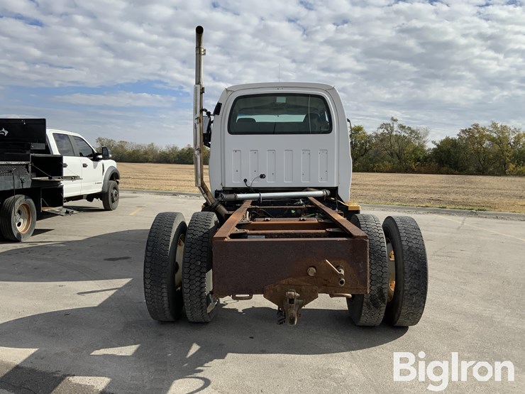 2005-gmc-topkick-image-6