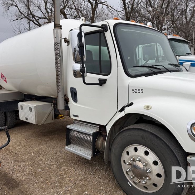 2009 Freightliner LP Truck (DR12787 Unit 5255)