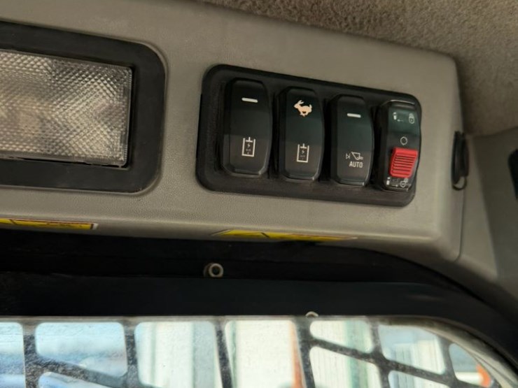 2022-caterpillar-279d3-image-67