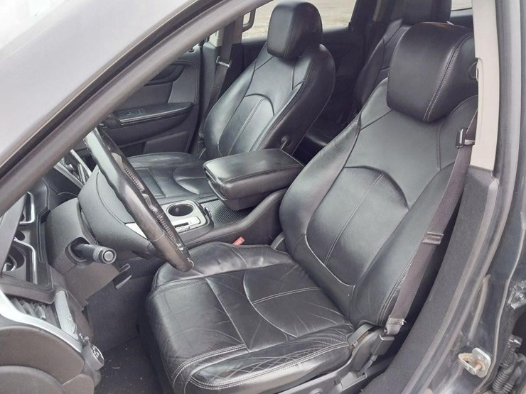 2013-gmc-acadia-image-9