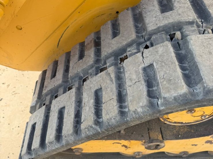 2022-caterpillar-279d3-image-41