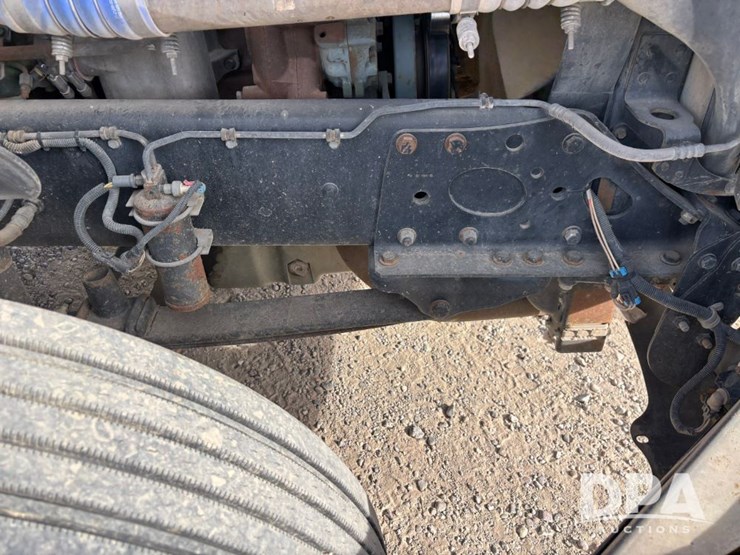 2006-freightliner-day-cab-truck-(gp12099,-unit-802)-image-68