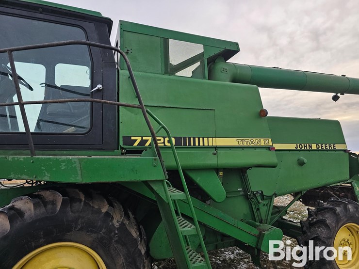 1985-john-deere-7720-titan-ii-image-10