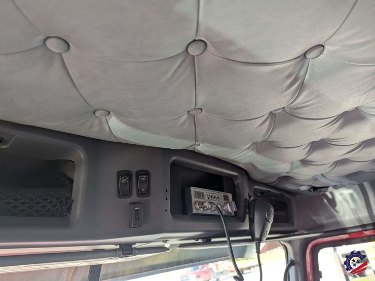 2016-mack-granite-gu713-image-52