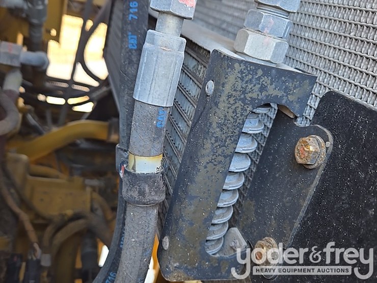 2016-caterpillar-120m2-image-164