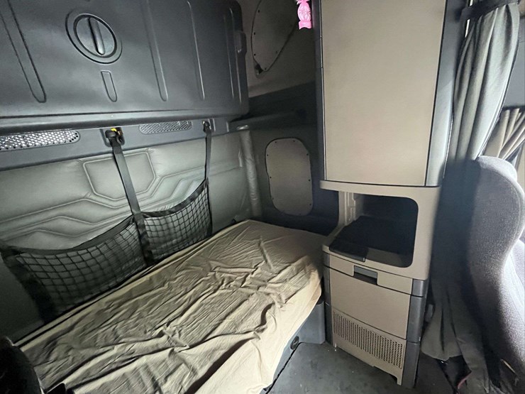 2018-freightliner-cascadia-evolution-t/a-truck-tractor-image-66