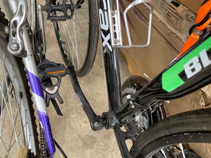 #4310-•-(2)-adult-bikes-image-8