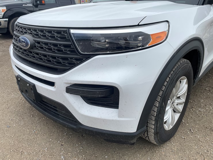 2021-ford-explorer-image-13