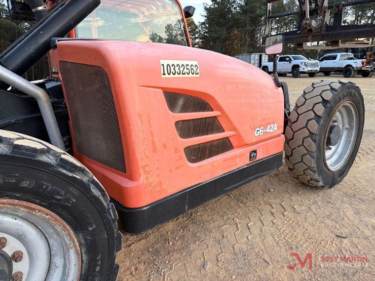2015-jlg-g6-42a-image-20