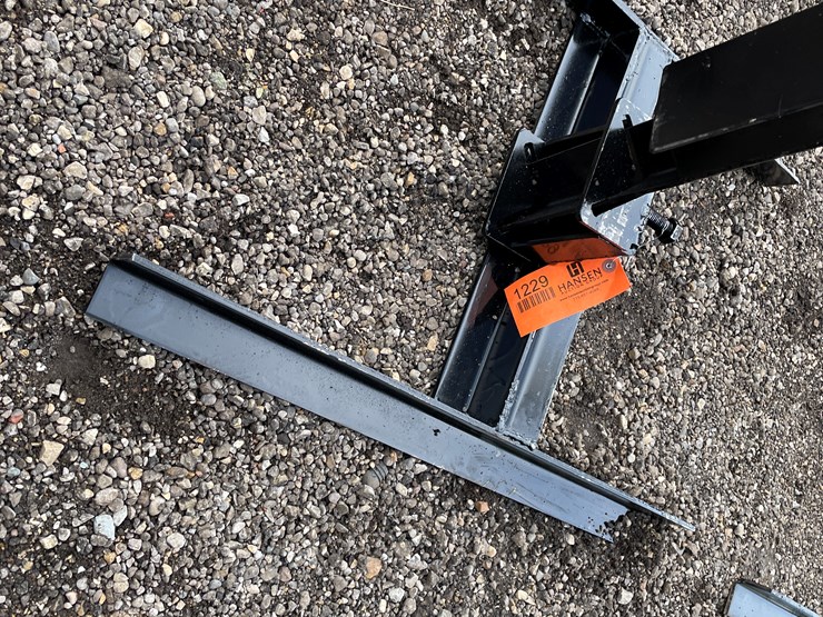 #1229-•-dueling-pistol-tree-target-image-2