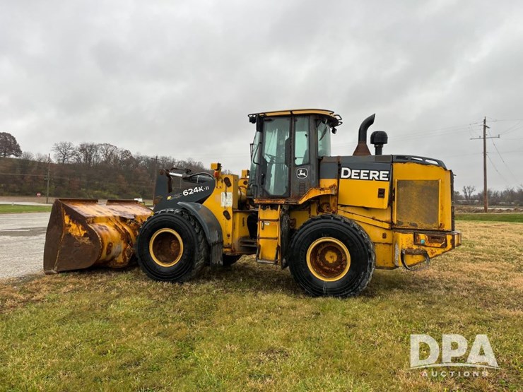 2017-deere-624k-image-14