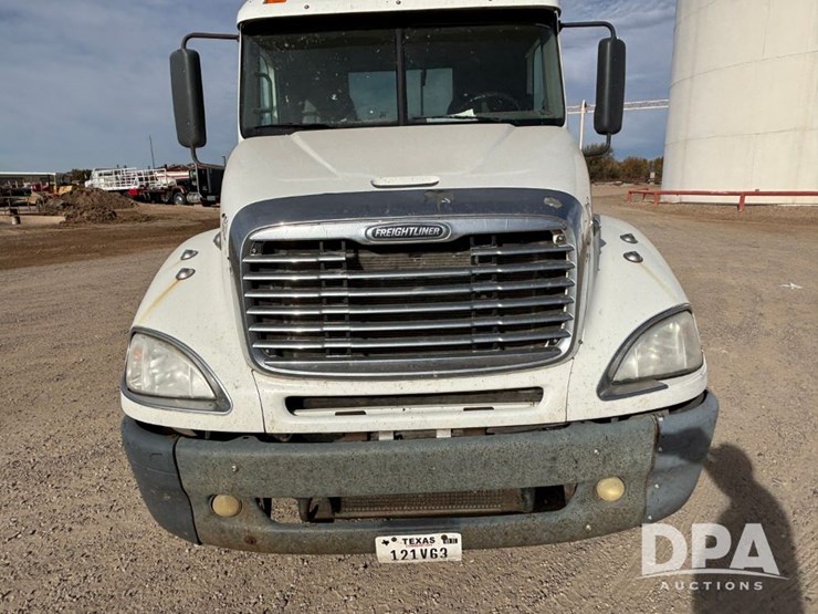2006-freightliner-day-cab-truck-(gp12099,-unit-802)-image-15