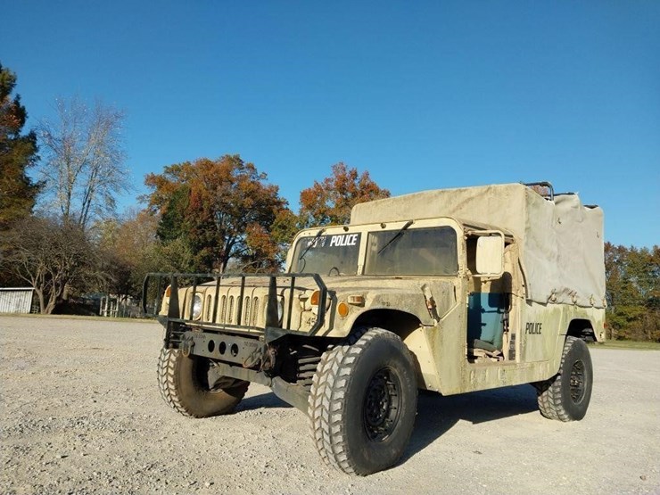 am-general-m998-image-1