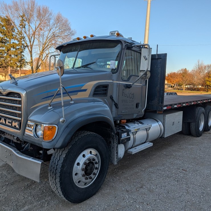 2006 Mack CV713 Flatbed