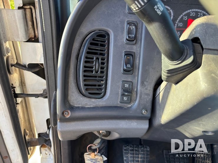 2005-freightliner-business-class-lp-bobtail-truck-(dr12590-unit-6501)-image-63